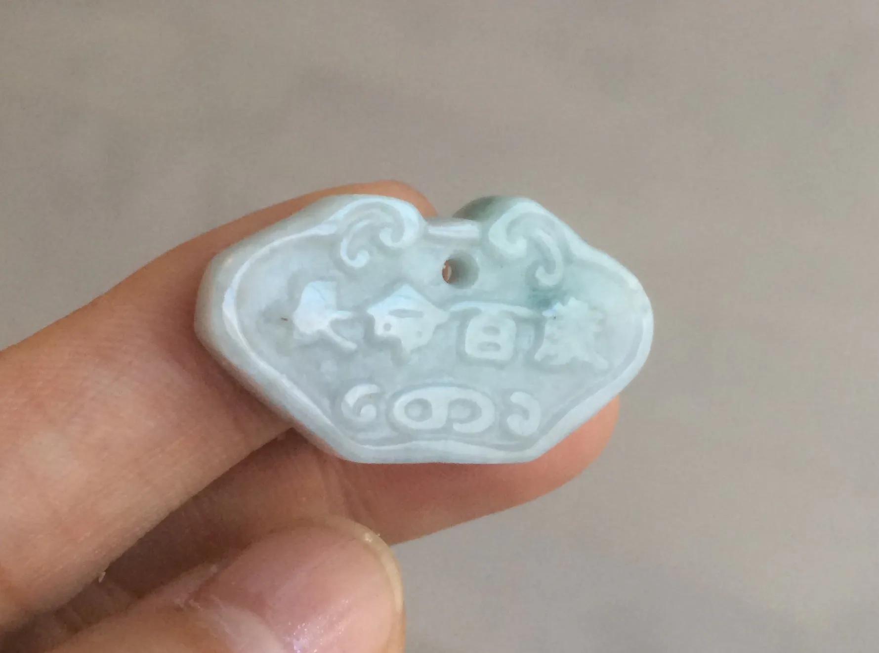 100% Natural green/white Jadeite Jade healthy and longevity lock pendant AQ49