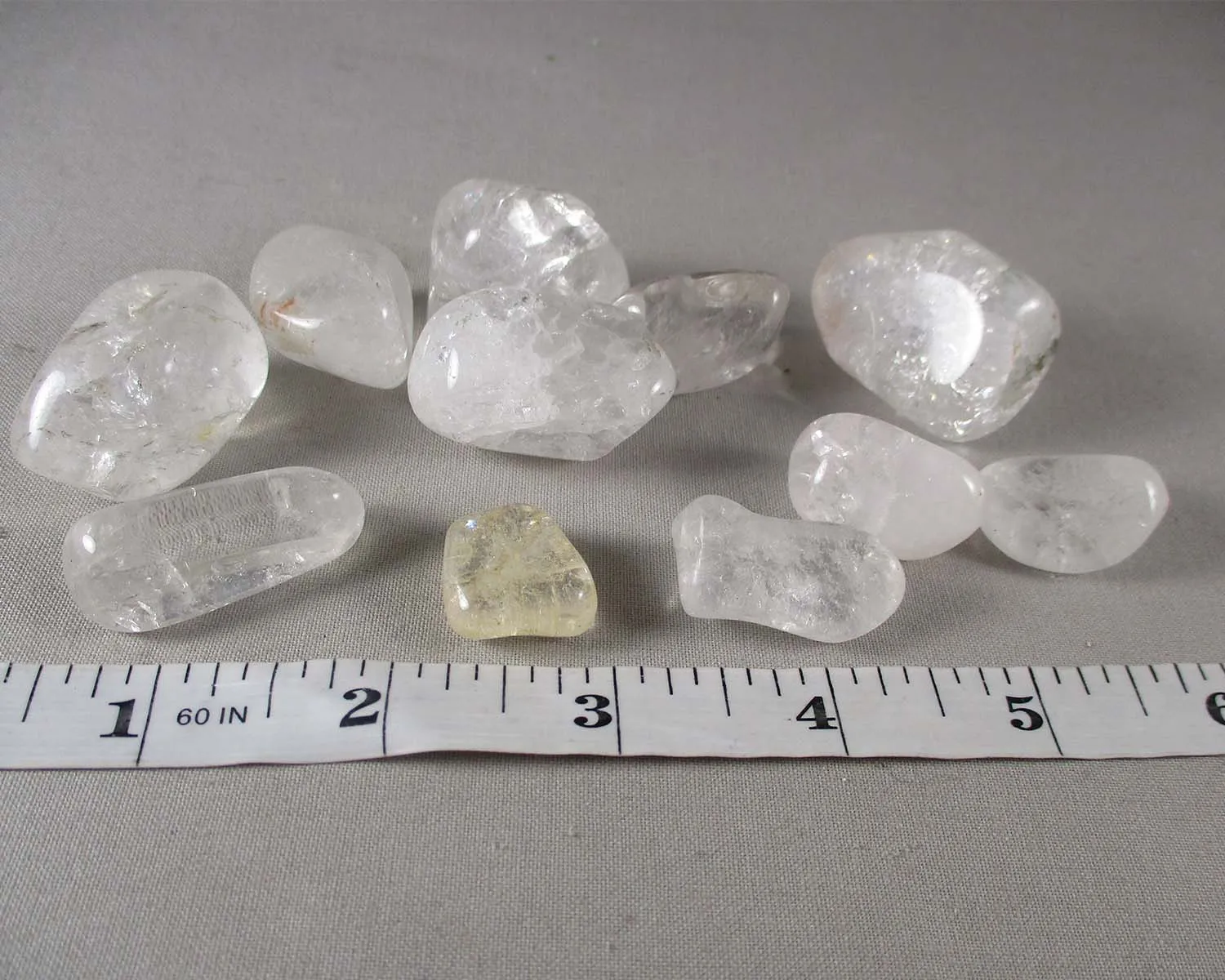 25% OFF!  Crackle Quartz Polished Stones 3pcs T655*