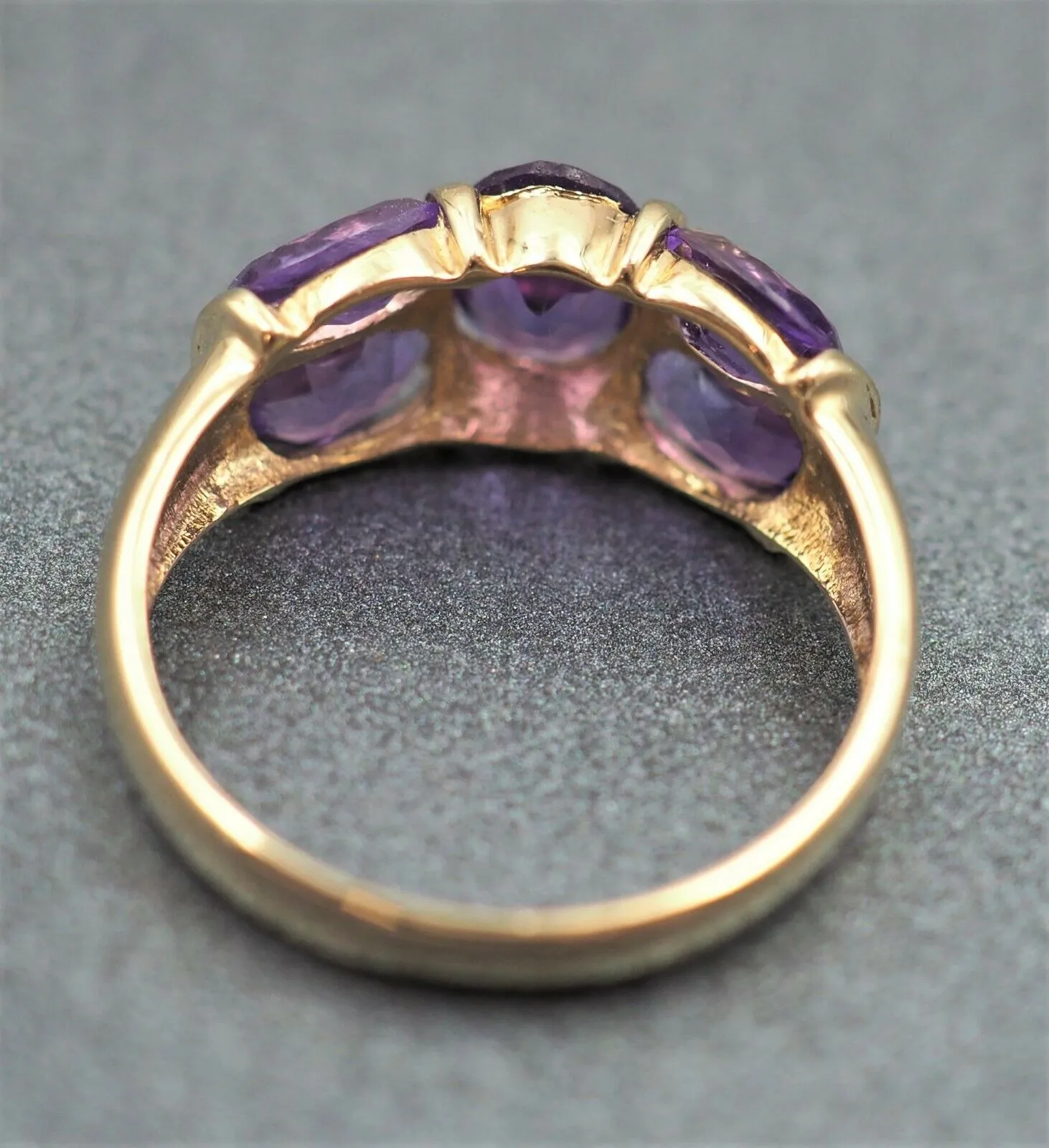 9ct Yellow Gold & Amethyst Ring