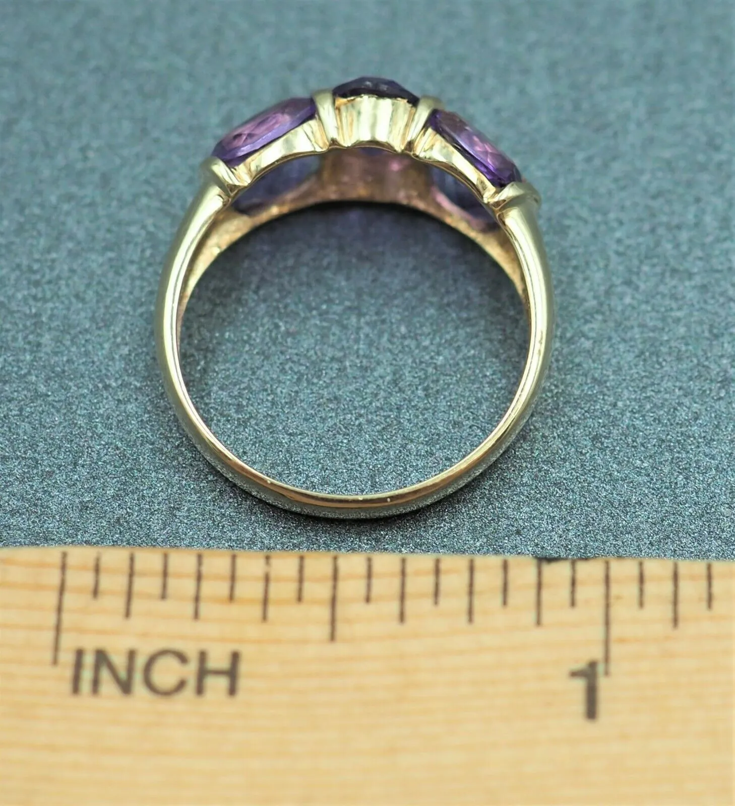 9ct Yellow Gold & Amethyst Ring