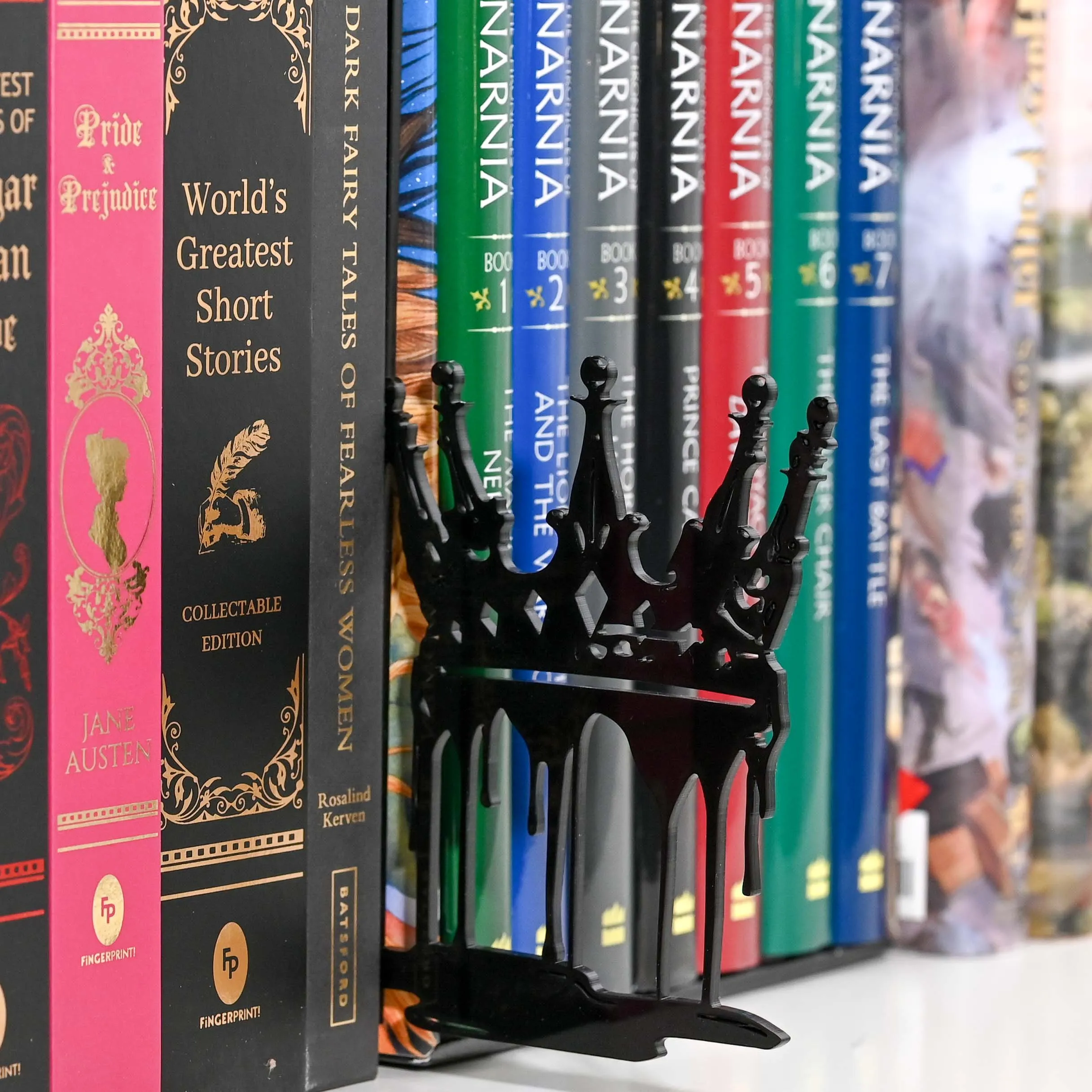 Crown Bookshelf Silhouette