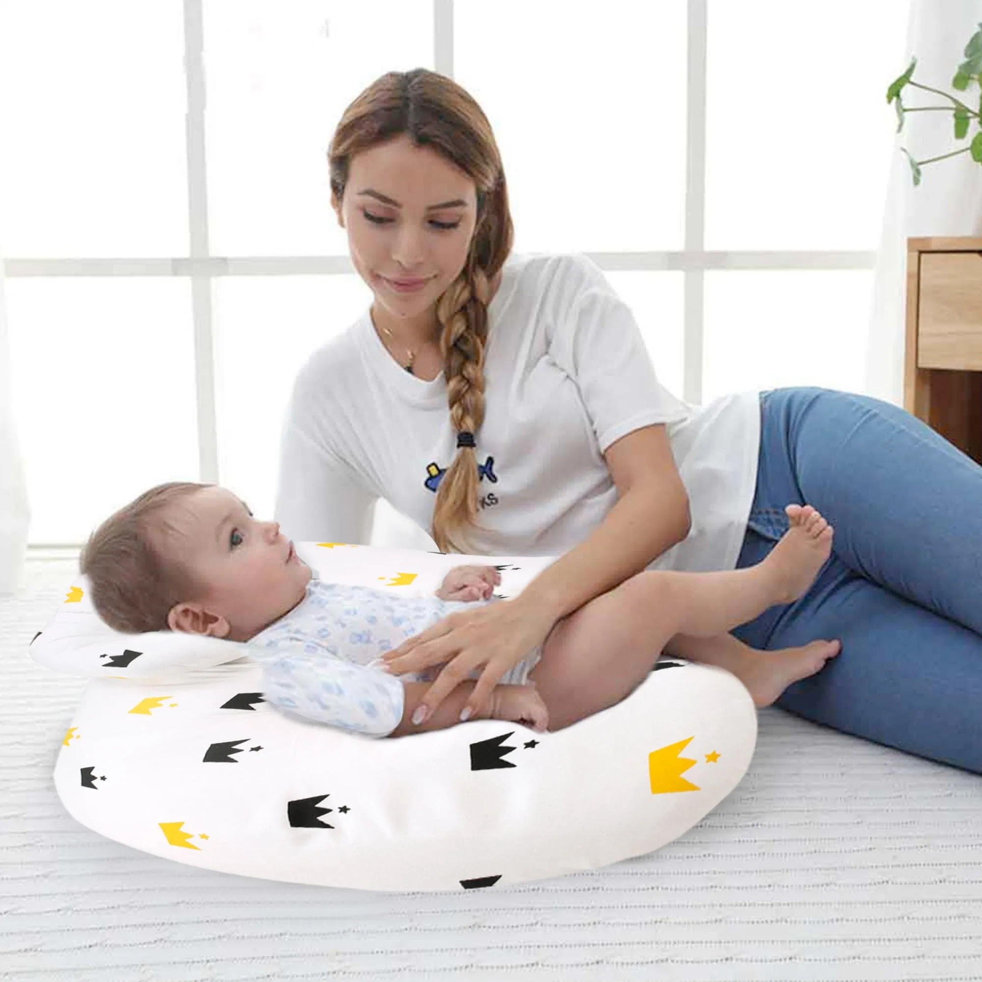 Crown White Feeding Pillow