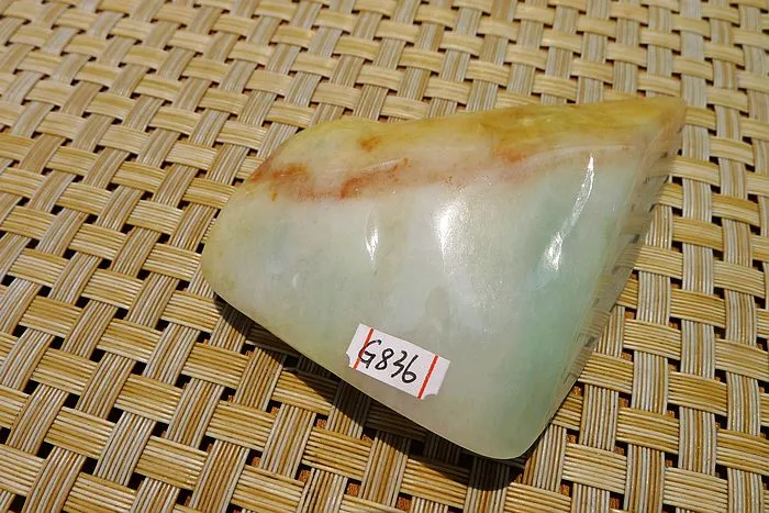 Natural Jade Rough Jadeite Raw (114g,8X5.7X1.8cm)