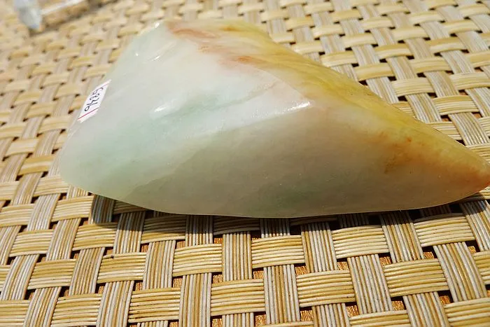 Natural Jade Rough Jadeite Raw (114g,8X5.7X1.8cm)