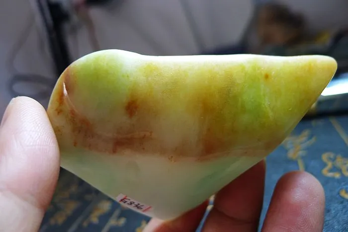 Natural Jade Rough Jadeite Raw (114g,8X5.7X1.8cm)