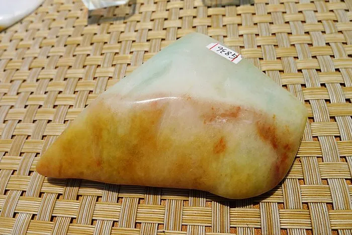 Natural Jade Rough Jadeite Raw (114g,8X5.7X1.8cm)