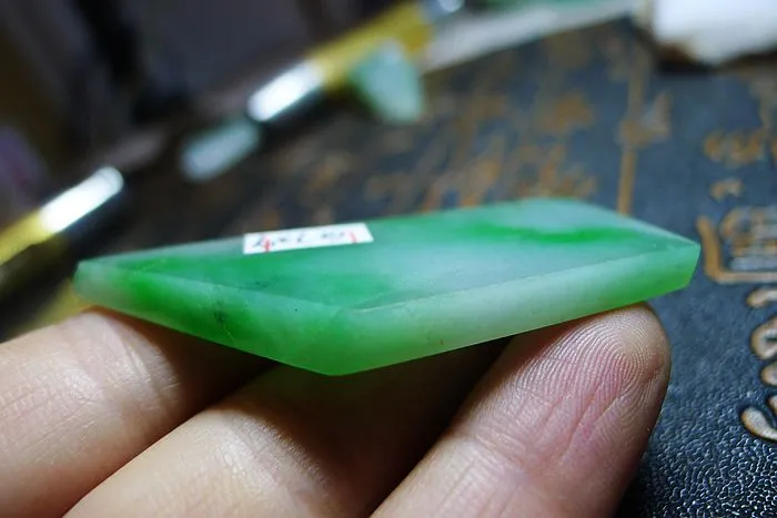 Natural Jade Rough Jadeite Raw (14g,5.6X2.1X0.45cm)