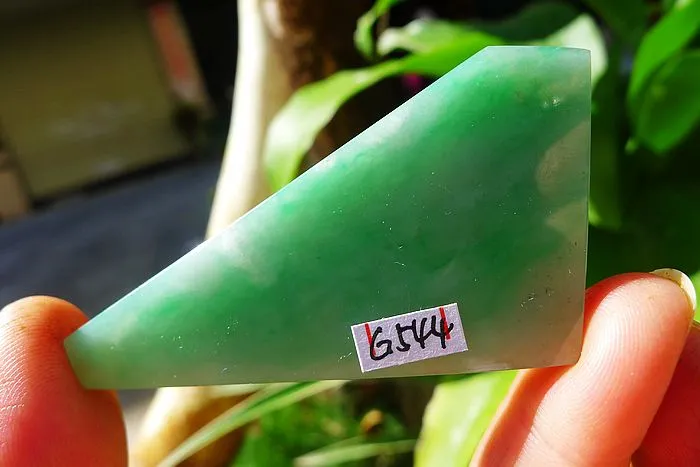 Natural Jade Rough Jadeite Raw (22g,6.8X3.7X0.4cm)