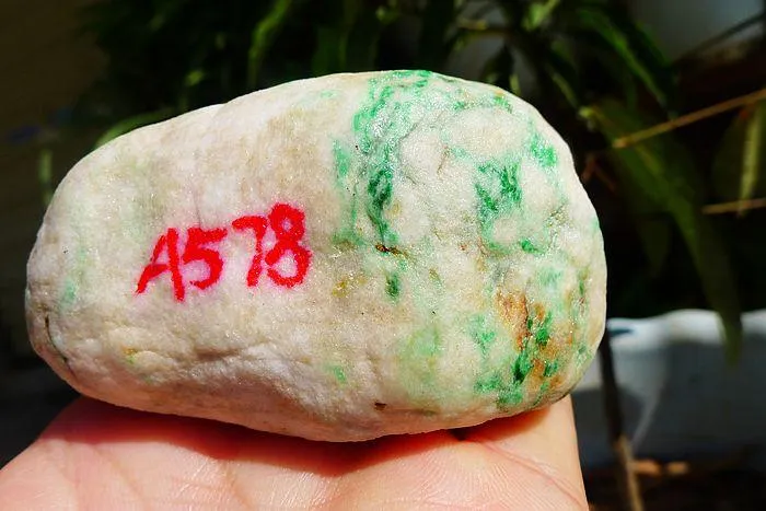 Natural Jade Rough Jadeite Raw (341g,7.6X5.1X4.2cm)