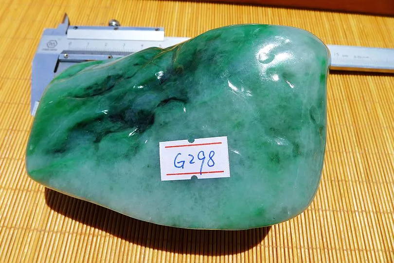 Natural Jade Rough Jadeite Raw (848g,11.3X6.9X5.9cm)