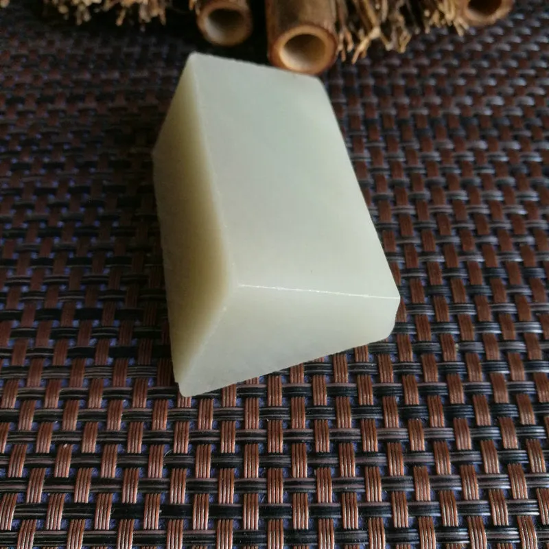 Natural Kunlun Jade Rough Nephrite Raw (129g,6.2X3.5X2.9cm)