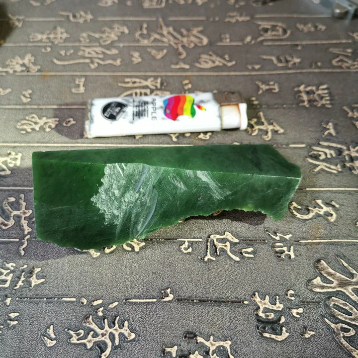 Natural Kunlun Jade Rough Nephrite Raw (149g, 10.5X3X2cm)