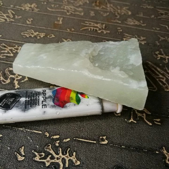 Natural Kunlun Jade Rough Nephrite Raw (158g, 8X5X2.5cm)