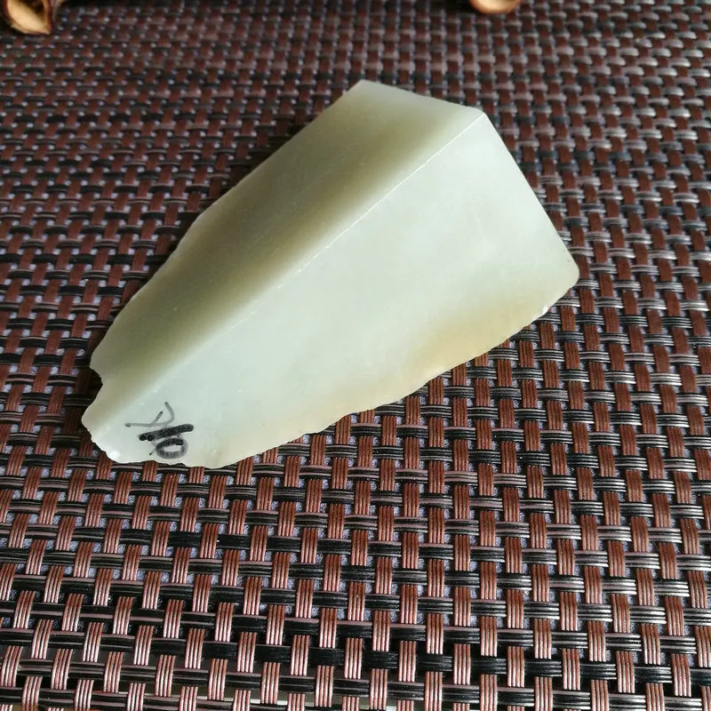 Natural Kunlun Jade Rough Nephrite Raw (192g,8X5X3.5cm)