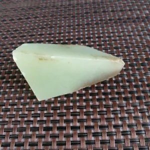 Natural Kunlun Jade Rough Nephrite Raw (64g,6.7X2.7X3cm)