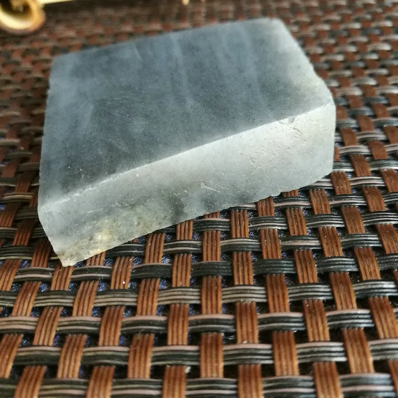 Natural Kunlun Jade Rough Nephrite Raw (68g,5X4X1cm)