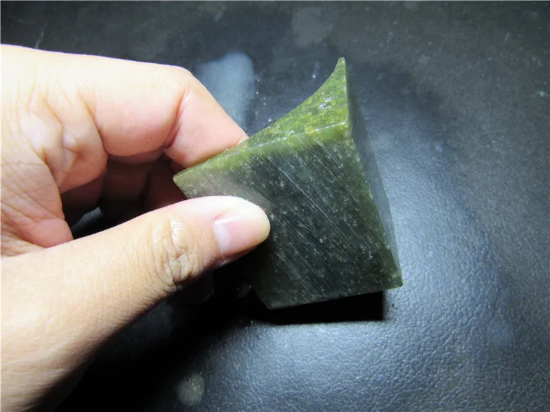 Natural Kunlun Jade Rough Nephrite Raw (88.70g, 56X46X45mm)