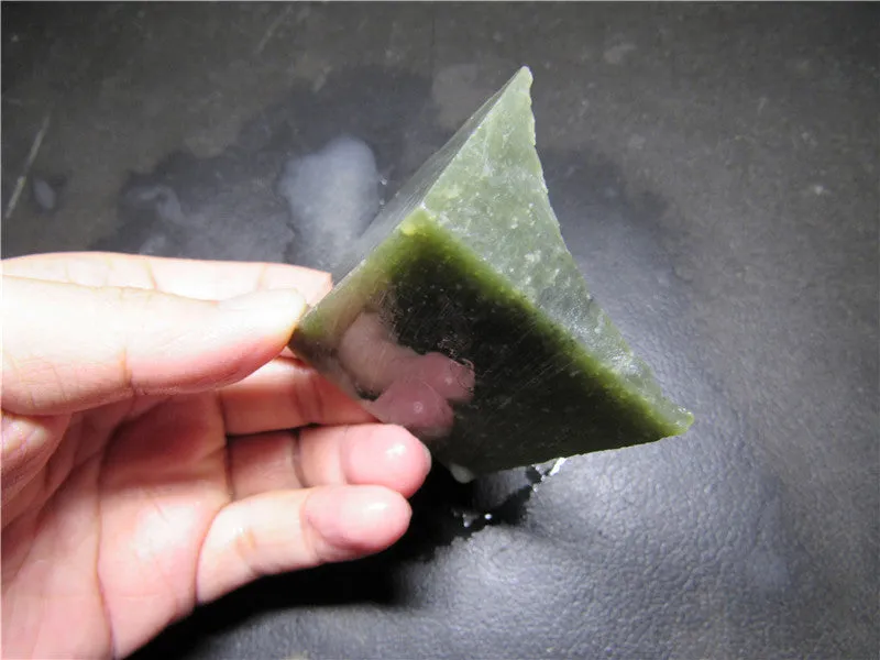 Natural Kunlun Jade Rough Nephrite Raw (88.70g, 56X46X45mm)