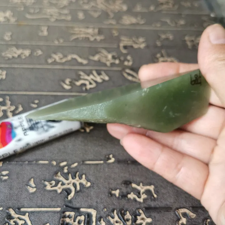 Natural Kunlun Jade Rough Nephrite Raw (95g, 10X3.5X1.5cm)