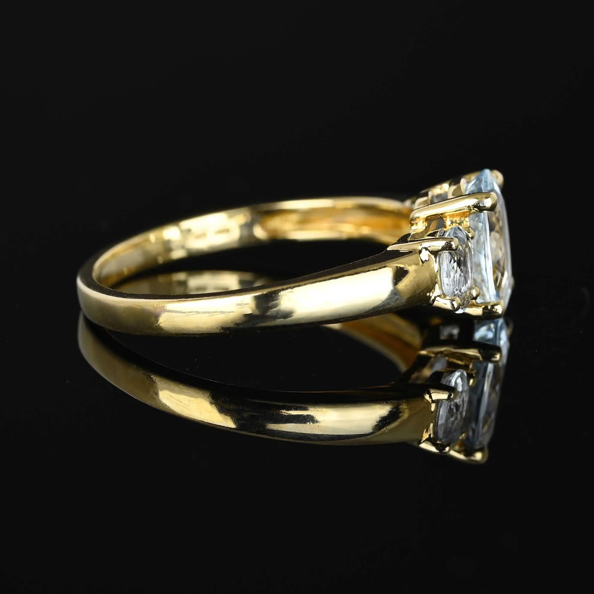 Vintage English Three Stone Aquamarine Ring in Gold