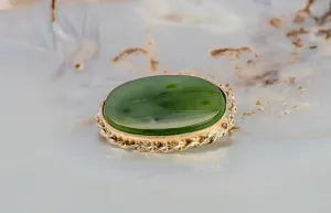 Yellow Gold Brooch with Oval Nephrite Jade - Classic Elegance