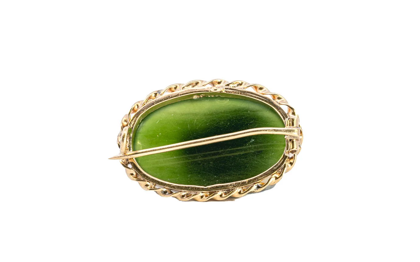 Yellow Gold Brooch with Oval Nephrite Jade - Classic Elegance